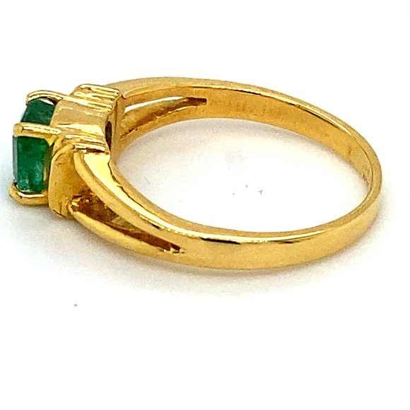 Emerald 1.05ct Solid 18K Yellow Gold Ring - Picture 5 of 6